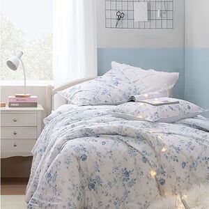 Laura Ashley -Blue Floral Twin Comforter
